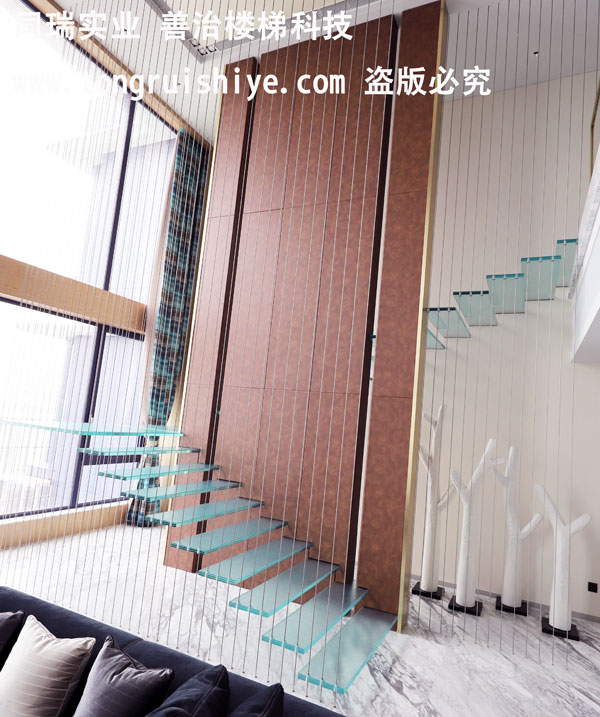 深圳-悬浮玻璃楼梯